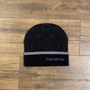Louis Vuitton Monogram Black and Gray Beanie